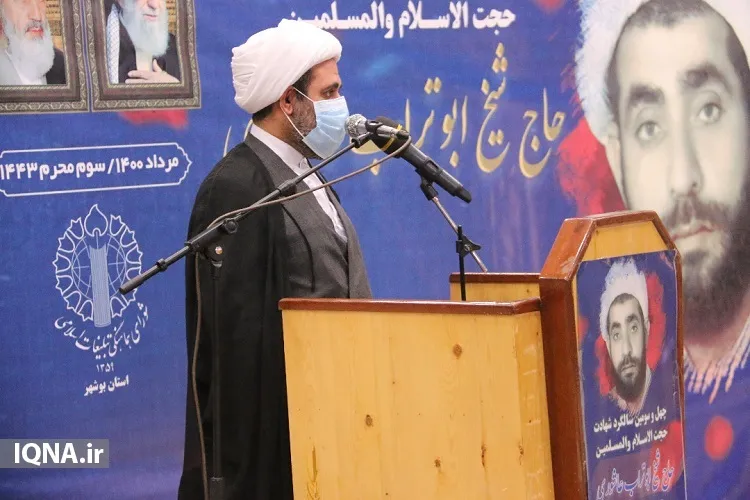 شهید عاشوری، فردی خوش فکر و دلسوز اجتماع بوده است