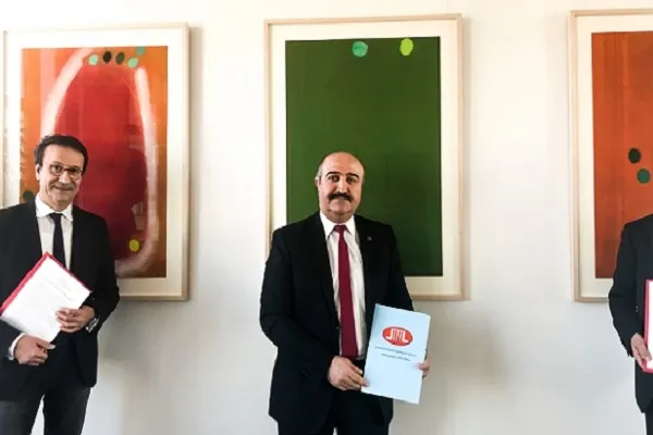Alman eyaletinde İslami cemaatlere statü tanıyan anlaşma imzalandı