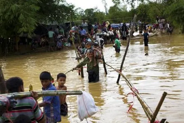 ভারী বর্ষণে চরম ভোগান্তি রোহিঙ্গা শরণার্থীরা