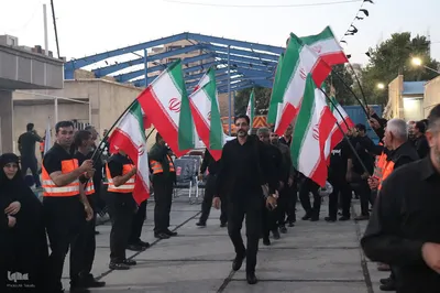 بدرقه کاروان اعزامی ملایری ها به آیین تشییع و وداع آقای شهید ایران