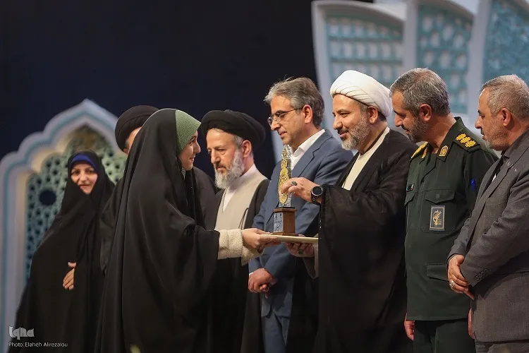 درخشش بانوان گیلان در مسابقات سراسری قرآن اوقاف
