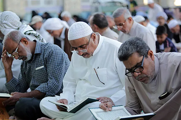 محفل انس با قرآن به یاد شهدای جهان اسلام در حرم رضوی