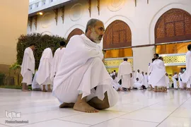 مُحرم شدن حجاج در مسجد شجره