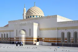 Moschee nahe Medina erzählt Geschichte über Schlacht von Uhud