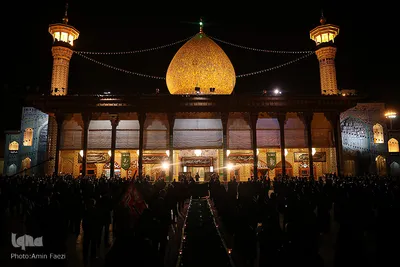 لاله گردانی شام غریبان در حرم مطهر شاهچراغ(ع)