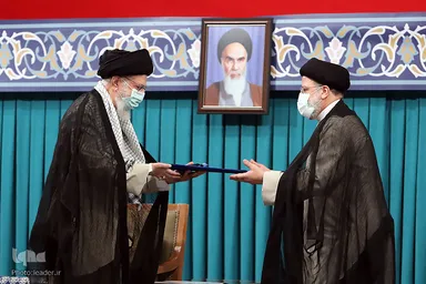 فیلم |‌ سخنان رهبر انقلاب در تنفیذ حکم ریاست جمهوری