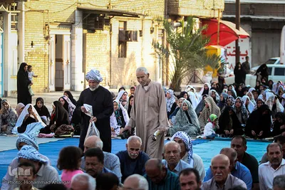 اقامه نماز عید فطر در محله منبع آب اهواز 