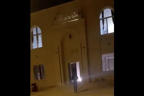 Un soldat israélien jette une grenade dans une mosquée de Ramallah+vidéo