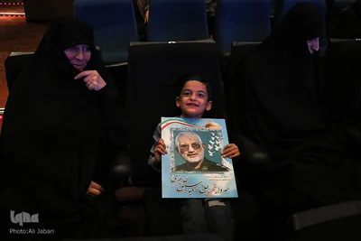 مراسم انتخاب چهره سال هنر انقلاب اسلامی