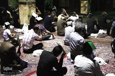 قرار بندگی؛ احیای شب نوزدهم رمضان در مسجد حظیره یزد