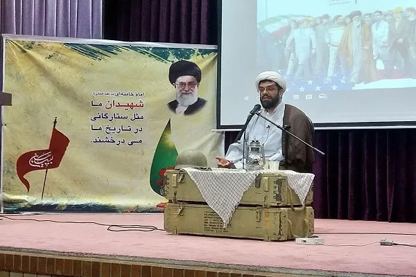 فهم صحیحی از ارزش‌های انقلاب اسلامی به نسل جوان ارائه شود