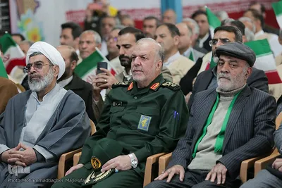 مراسم آغاز دهه فجر و سالروز ورود امام (ره) به میهن اسلامی در اصفهان