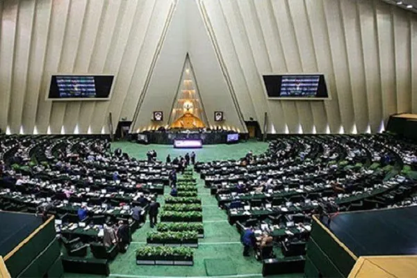 جلسه غیر علنی مجلس برای بررسی وضعیت بازار ارز برگزار شد
