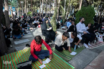 مراسم دعای عرفه در گلستان شهدای اصفهان