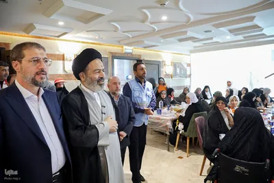 دیدار صمیمی سرپرست حجاج ایرانی با زائران کشورمان درمدینه منوره
