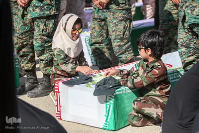 مراسم استقبال از پیکرهای 44 شهید تازه تفحص شده دوران دفاع مقدس در مرز بین المللی شلمچه برگزار شد