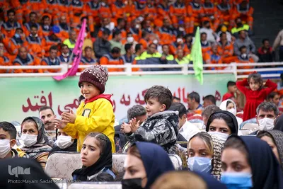 نارنجی پوشان، سفیران پاکیزگی