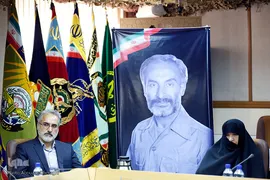 رونمایی از کتاب گیلی گادر