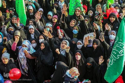Teheraner feiern Geburtstag von Fatima Zahra (s.a.)