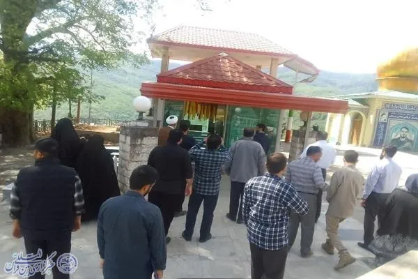 غبار روبی و گل افشانی گلزار شهدای شهرستان سوادکوه