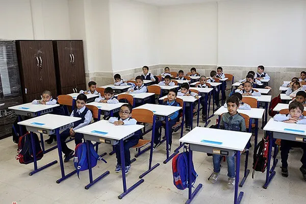دانش‌آموزان میان‌پایه به صورت سیستماتیک به پایه بعد منتقل می‌شوند