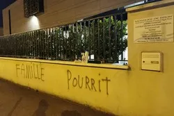 France : tags islamophobes sur le mur de la mosquée de Bron