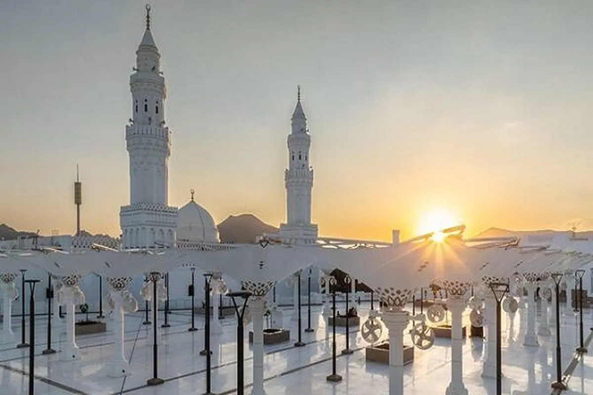 Medina’s Qiblatain Mosque to Remain Open 24/7