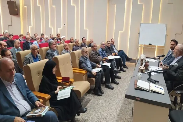 جلسه تفسیر قرآن ویژه مدیران اجرایی آذربایجان‌شرقی