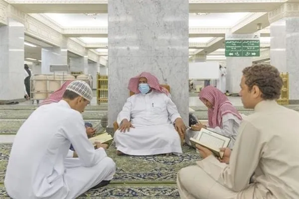 تخصيص 130 معلماً ومعلمةً لتعليم القرآن داخل المسجد الحرام