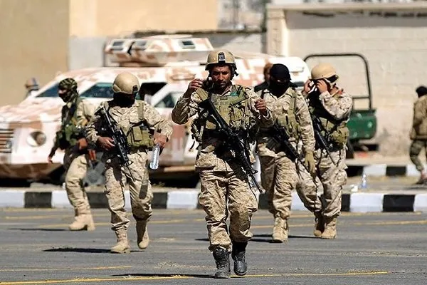 Yemen güçleri Suudilere ait iki stratejik bölgeyi ele geçirdi