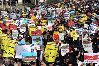  راهپیمایی نمازگزاران تهرانی در محکومیت اعلام  انتقال پایتخت رژیم صهیونیستی از «تل‌آویو» به «بیت‌المقدس» توسط رئیس جمهور آمریکا