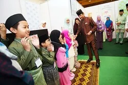 Brunei Sultan Urges Introducing Congregational Prayers at Schools