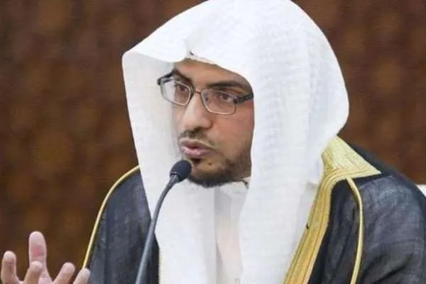 برکناری امام جماعت مسجد قبا به دلیل انتشار یک توئیت