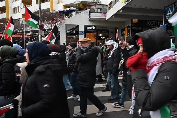 Berlin'de Filistin ile dayanışma gösterisi düzenlendi