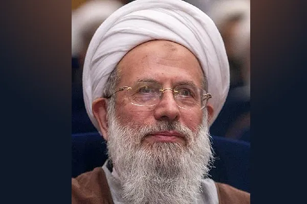 روحانیت باید از طریق رفتار و منش، مبلغ اسلام، انقلاب و ولایت فقیه باشد