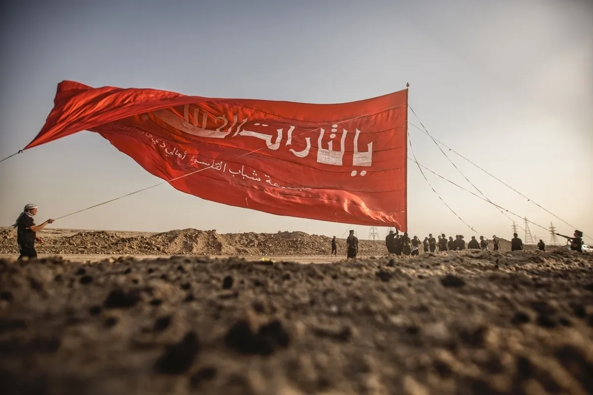 تصویر | پرچموں کا قیام راه حسین(ع) میں