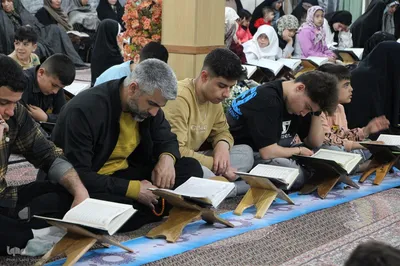 محفل انس با قرآن کریم در مسجد چهارده معصوم علیهم السلام ازناو ملایر