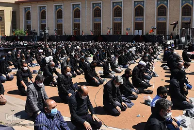 عزاداری واقامه نمازظهر عاشورا در تبریز