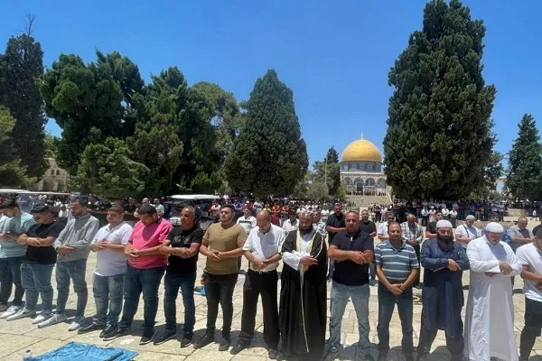 اقامه نماز جمعه مسجدالاقصی با حضور ده‌ها هزار فلسطینی