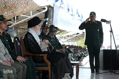 حضور و سخنرانی رهبر انقلاب در مراسم دانش‌آموختگی دانشجویان دانشگاه امام حسین (ع)