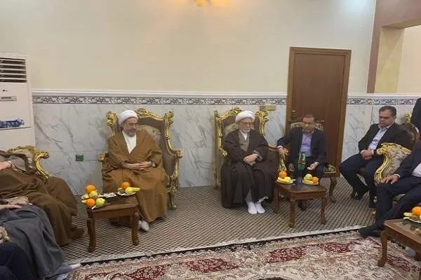دیدار آیت الله اراکی با شخصیت‌های کشوری و لشکری عراق