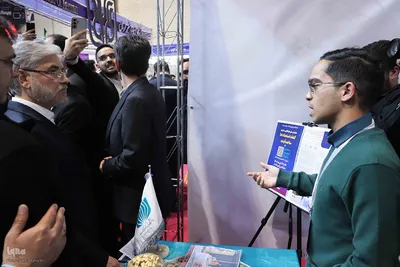 بازدید وزیر علوم، تحقیقات و فناوری از نمایشگاه جشنواره ملی حرکت در دانشگاه تبریز