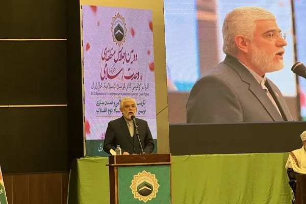 برگزاری اجلاسیه تقریب و مذاهب در وحدت و همدلی اقوام تاثیرگذار است