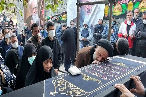 پیکر علامه حسن‌زاده آملی تدفین شد