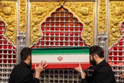 تشییع  پیکر اعضای شهید خانواده رهبر شهید در حرم حضرت ابوالفضل (ع)