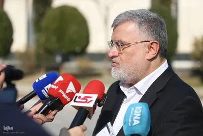 اعضای هیأت دولت در جمع خبرنگاران