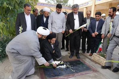 گلزار شهدای رومشکان غبارروبی شد