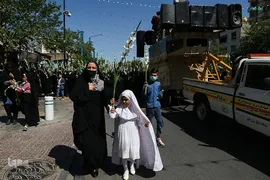 مراسم گلباران حرم مطهر رضوی در سالروز ولادت حضرت معصومه(س)