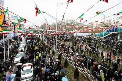 شکوه چهل سالگی/ تهران خیابان آزادی