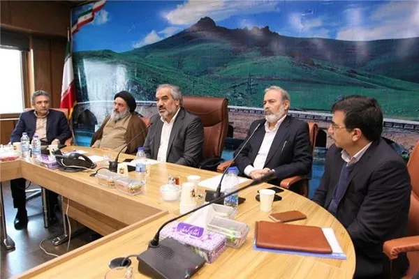 رسانه‌ها در راستای کاهش مشکلات جامعه عمل کنند